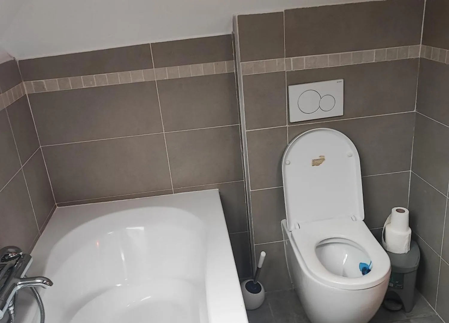 Holiday home Maison 3 Chambres Proximite Aeroport Et Grand Axes Charleroi